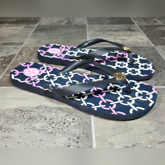 TORY BURCH SIGNATURE LOGO SANDALS. - Picture 2 of 9